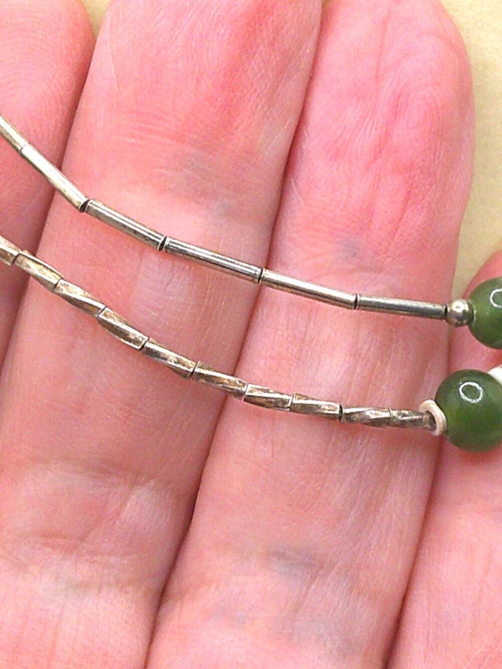 Two Vintage Single Strand Necklaces. Silver With Green Stones - Picture 10 of 10